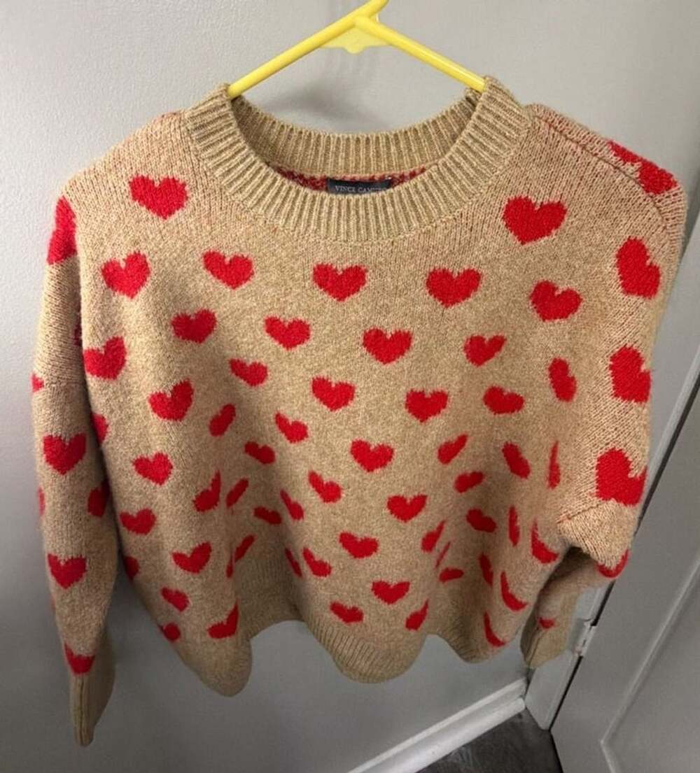 Vince Camuto Heart Sweater - XS
